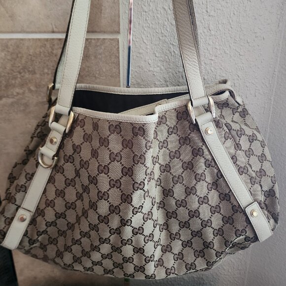 Gucci GG Canvas Medium Abbey Shoulder Bag - Picture 3 of 15
